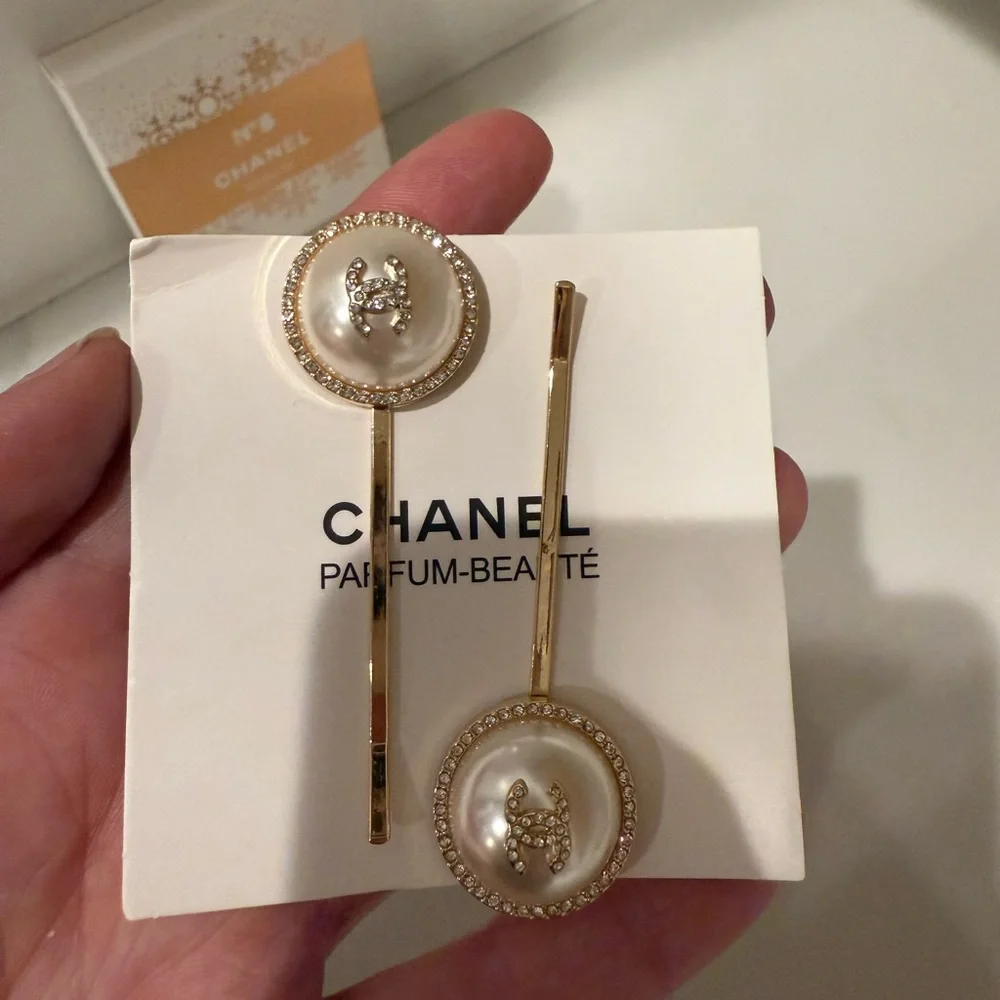 New CHANEL Gold and White Pearl Hair Pins - Picture 10 of 11